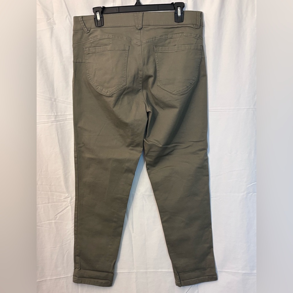 Democracy Jeans - Picture 3 of 3